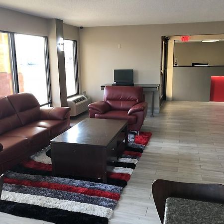 Super 8 By Wyndham Orangeburg Hotel ภายนอก รูปภาพ