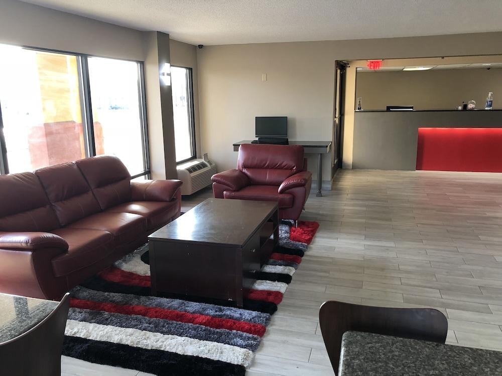 Super 8 By Wyndham Orangeburg Hotel ภายนอก รูปภาพ