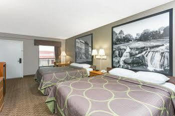 Super 8 By Wyndham Orangeburg Hotel ภายนอก รูปภาพ